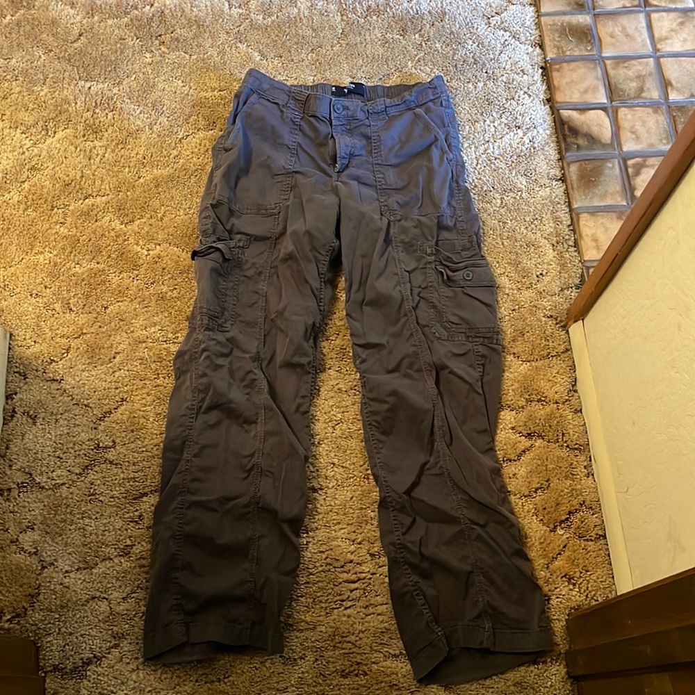 Baggy grey cargo pants
